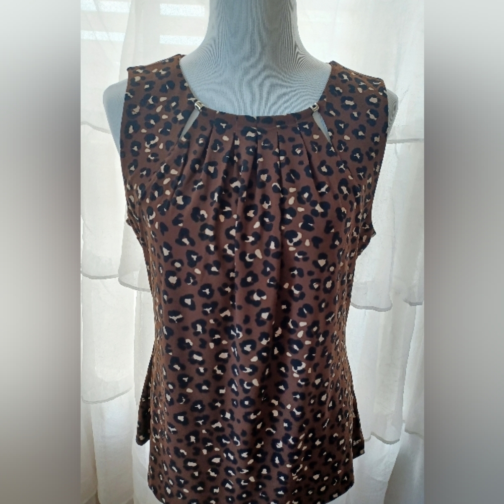 Tommy H animal print sleeveless top LARGE